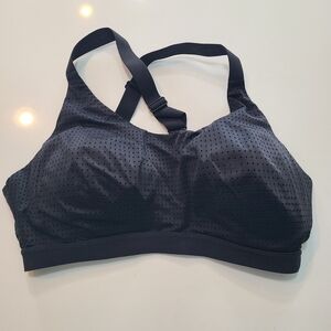 Victoria's Secret Lightweight Sports Bra with Adjustable Straps in size 34D